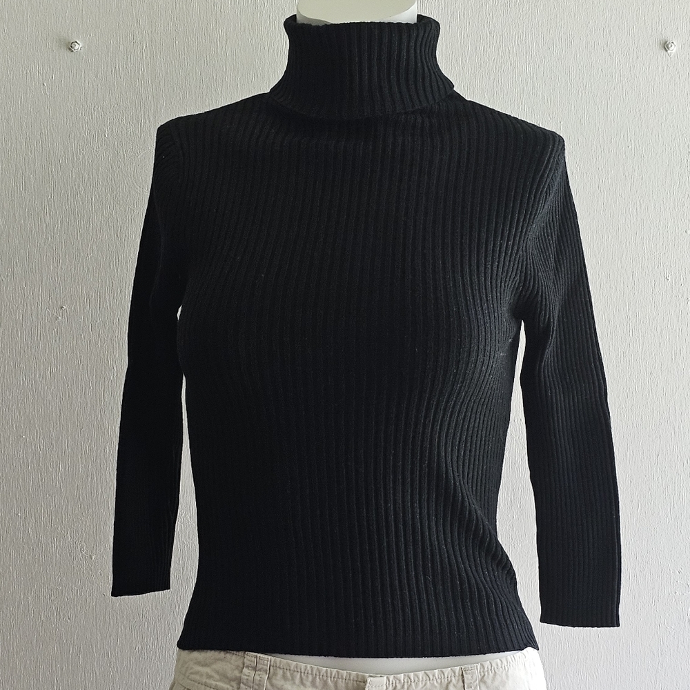 EUC BLACK TUBE TURTLE NECK 3/4 SLEEVES S